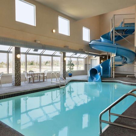 Days Inn By Wyndham Regina Airport West Zewnętrze zdjęcie